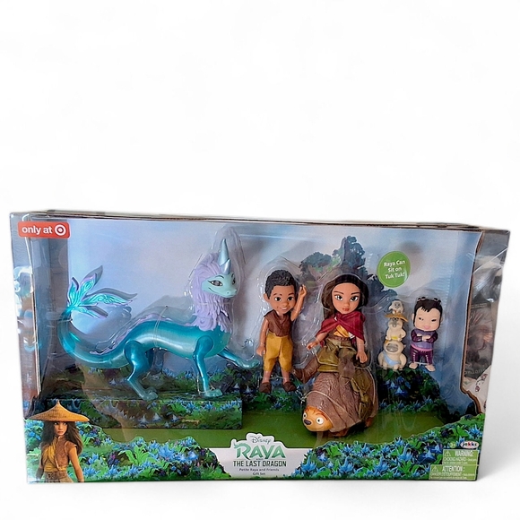 Disney Raya and the Last Dragon Petite Raya & Friends Gift Set - Picture 1 of 9